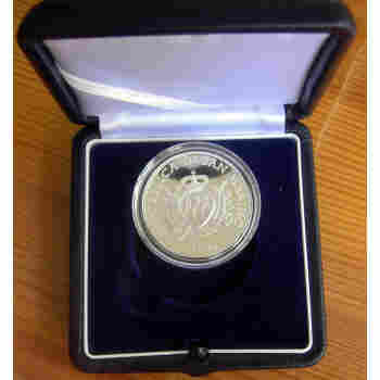 SAN MARINO OFFICIAL QUALITY BOXED EURO 10 SILVER PROOF SOLDIER with FLAG 2005