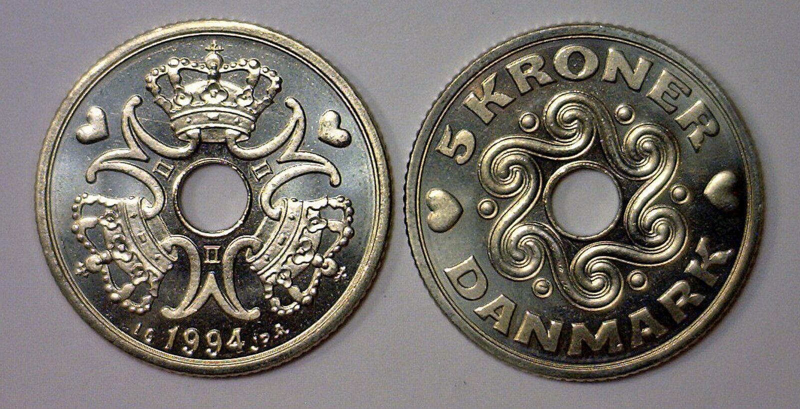 1994 DENMARK 5 KRONER CENTER HOLE 3 CROWN COINS in NEW UNC ROLL of 20 KM 869.1